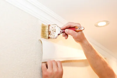 Pose de papier peint au Grand-Pressigny — revêtements muraux et toiles de verre